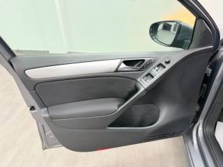 VOLKSWAGEN Golf usata, con USB