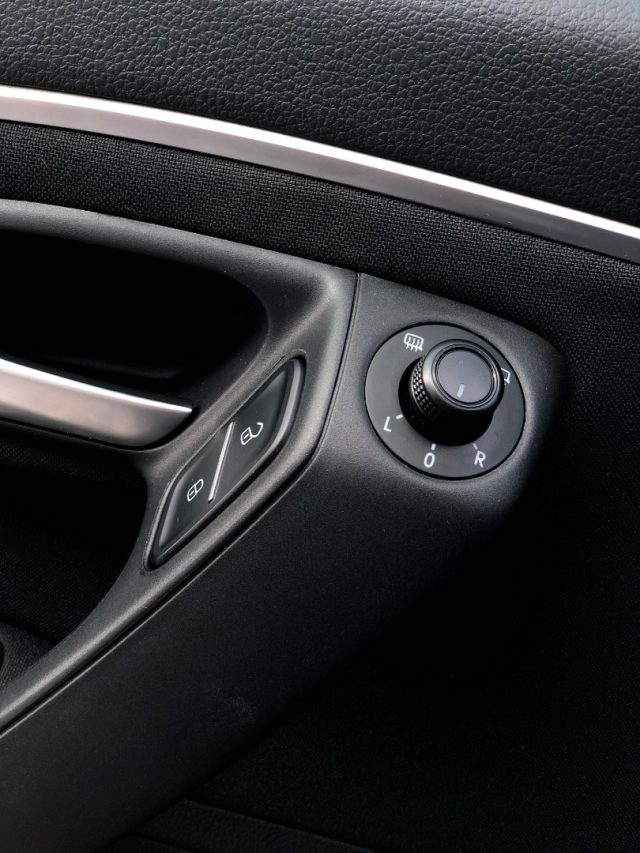 VOLKSWAGEN Polo usata, con Specchietti laterali elettrici