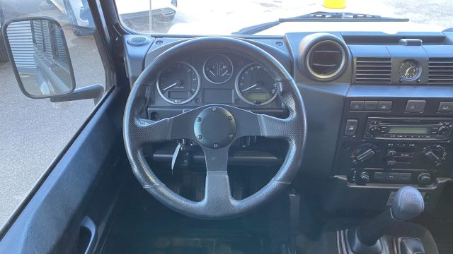 LAND ROVER Defender usata 22