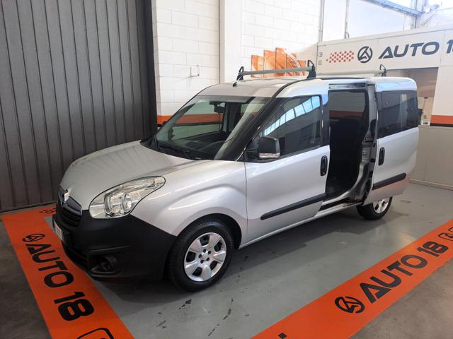 OPEL Combo usata, con Airbag