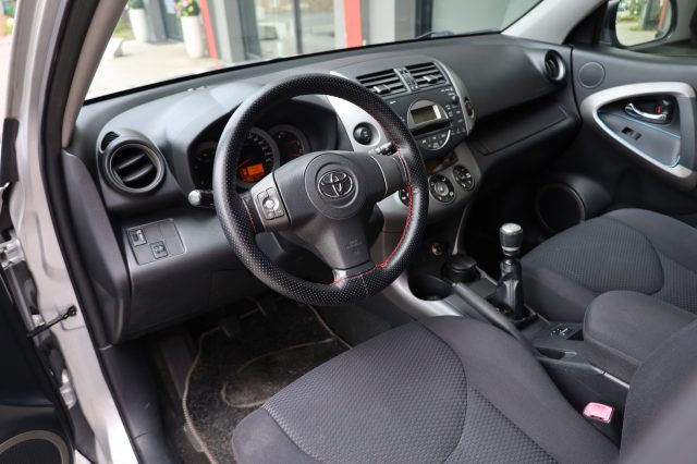 TOYOTA RAV 4 usata, con Servosterzo