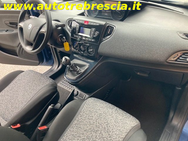 LANCIA Ypsilon usata, con USB