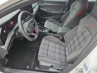 VOLKSWAGEN Golf usata, con Autoradio