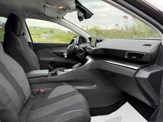 PEUGEOT 3008 usata, con Luci diurne LED