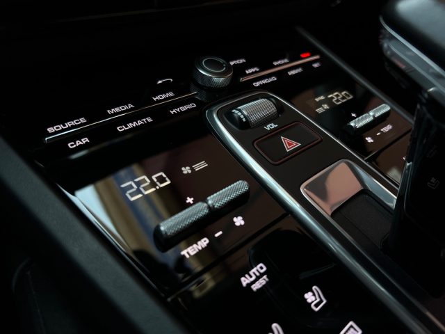 PORSCHE Cayenne usata, con Servosterzo