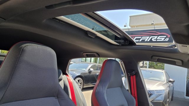 VOLKSWAGEN Golf usata, con Sistema di navigazione