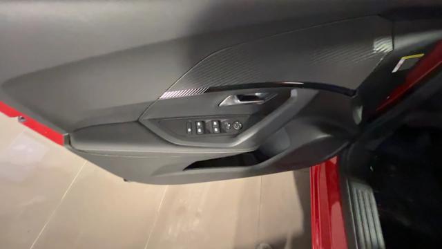 PEUGEOT 2008 usata, con Touch screen