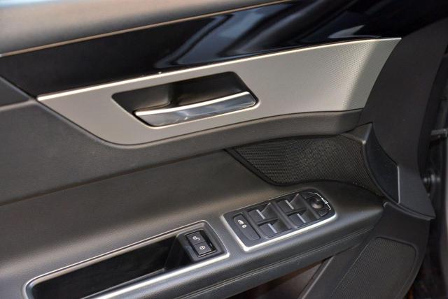 JAGUAR XF usata, con Sedili riscaldati