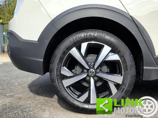 VOLKSWAGEN Taigo usata, con Hill holder