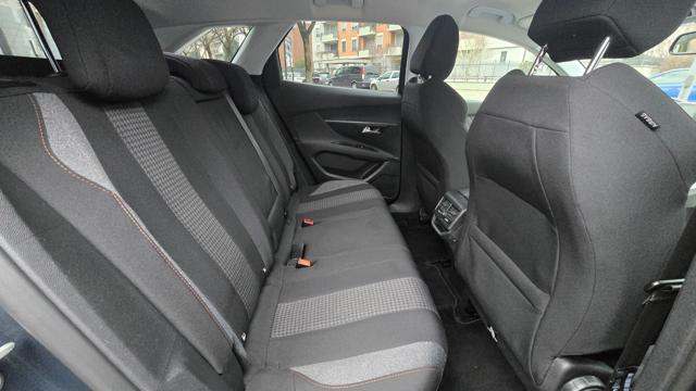 PEUGEOT 3008 usata, con Leve al volante