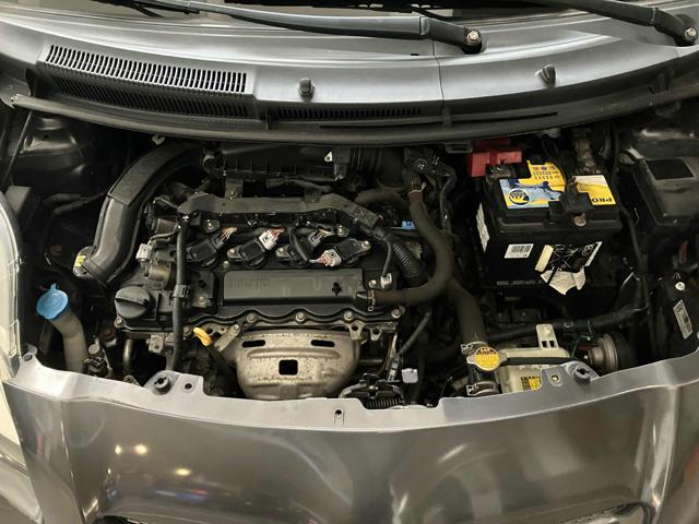 TOYOTA Yaris usata 16