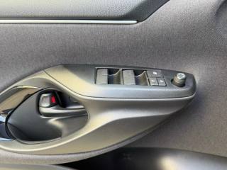 TOYOTA Yaris usata, con Isofix