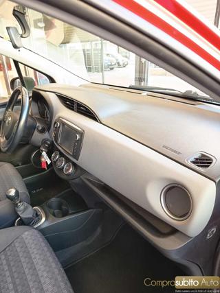 TOYOTA Yaris usata, con Airbag testa