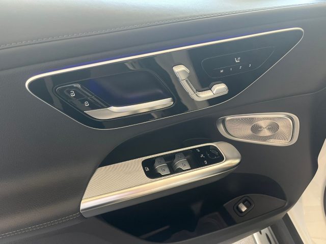 MERCEDES-BENZ GLC 220 usata 31