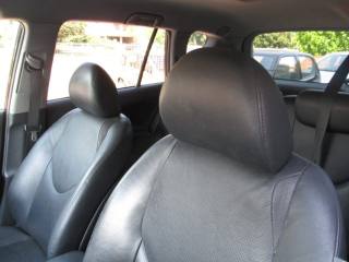 TOYOTA RAV 4 usata, con Divisori per bagagliaio