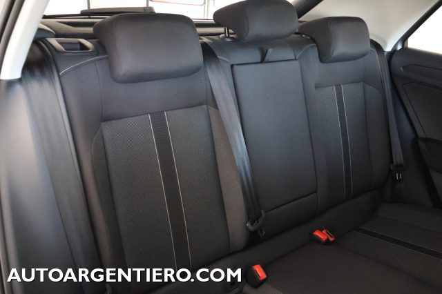VOLKSWAGEN T-Roc usata, con Isofix