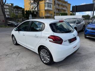 PEUGEOT 208 usata, con Autoradio