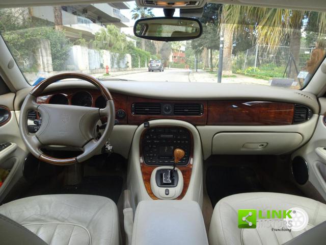 JAGUAR XJ usata 17