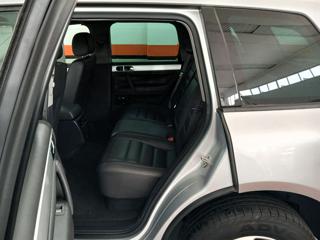 VOLKSWAGEN Touareg usata, con Airbag testa