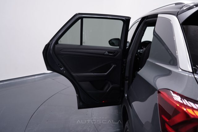 VOLKSWAGEN T-Roc usata, con Telecamera per parcheggio assistito