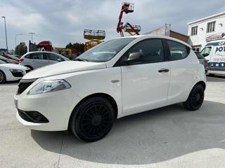 LANCIA Ypsilon 1.0 FireFly 5 porte S&S Hybrid Ecochic Silver