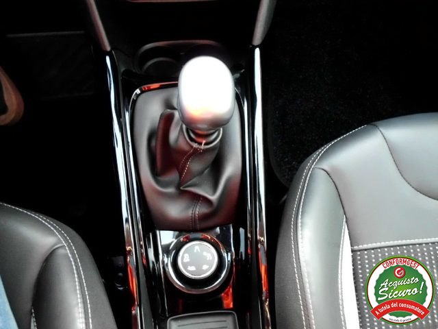 PEUGEOT 2008 usata, con Touch screen