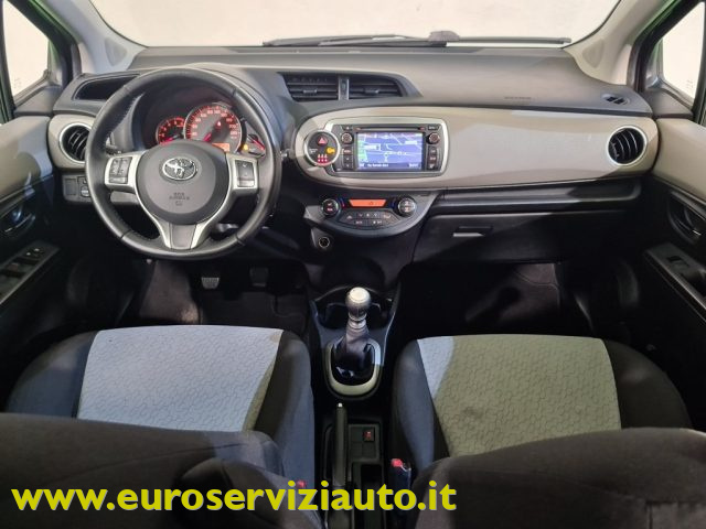 TOYOTA Yaris usata 12