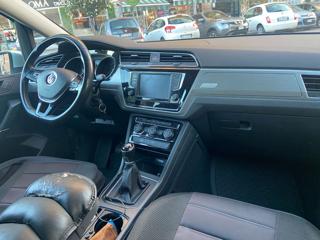 VOLKSWAGEN Touran usata, con Fendinebbia