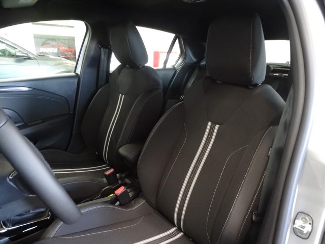 OPEL Corsa usata, con Sedile posteriore sdoppiato
