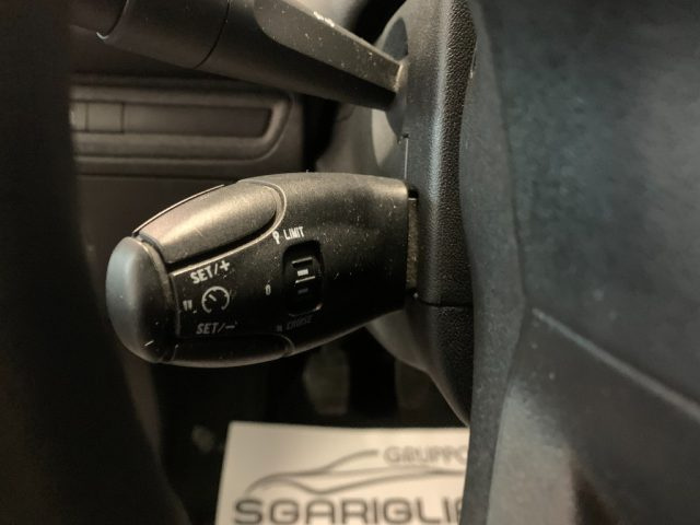 PEUGEOT 208 usata, con Touch screen
