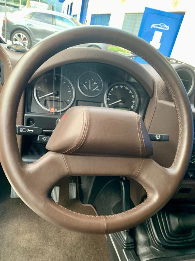 LAND ROVER Defender usata, con Trazione integrale