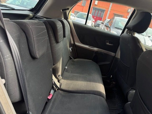 TOYOTA Yaris usata, con Fendinebbia