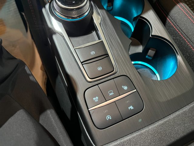 FORD Kuga usata, con Bracciolo