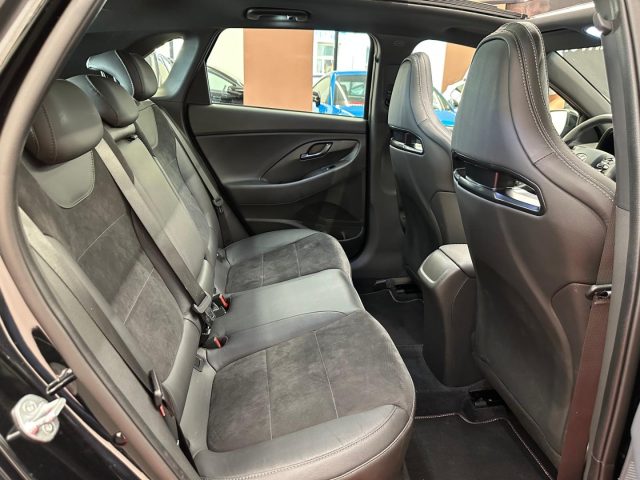 HYUNDAI i30 usata, con Volante in pelle