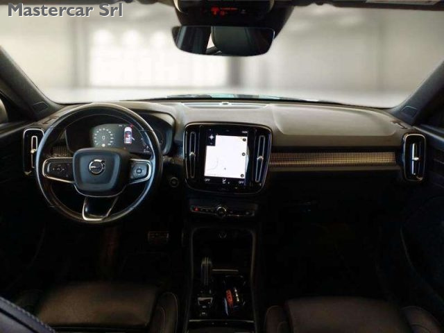 VOLVO XC40 usata, con Autoradio