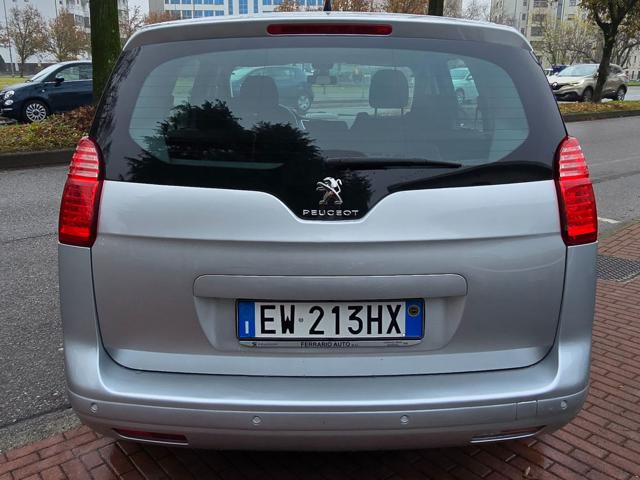 PEUGEOT 5008 usata, con Autoradio