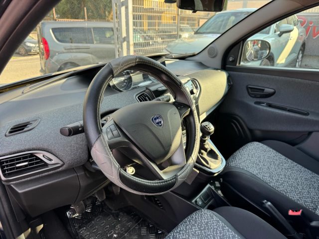 LANCIA Ypsilon usata, con Controllo automatico clima