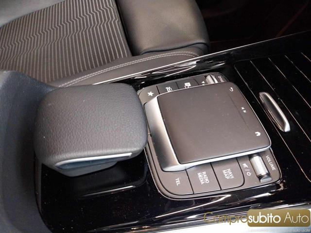 MERCEDES-BENZ GLA 180 usata, con Telecamera per parcheggio assistito