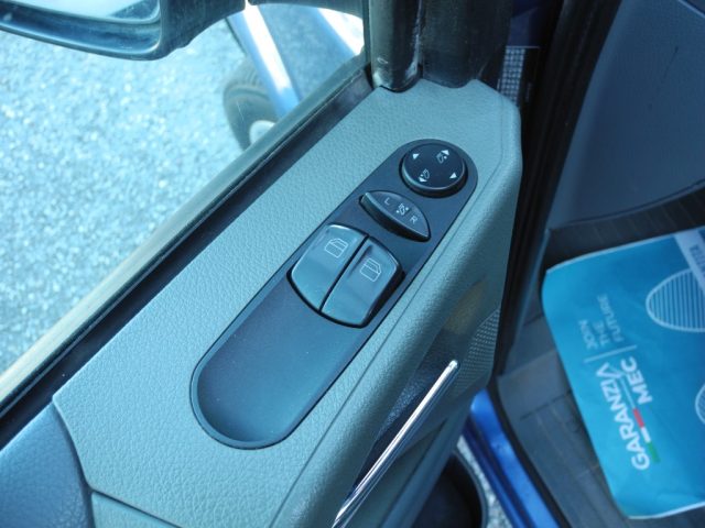 MERCEDES-BENZ Vito usata 29