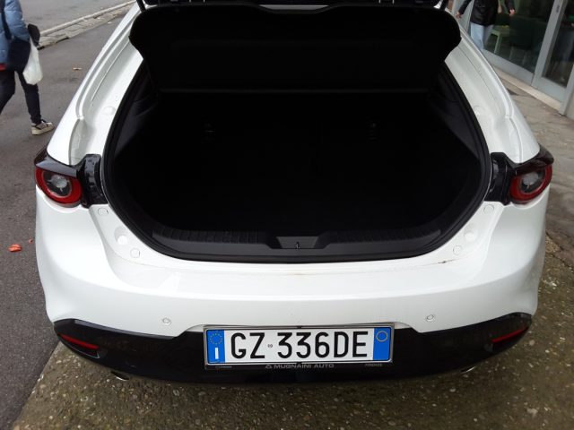 MAZDA 3 usata, con Volante in pelle