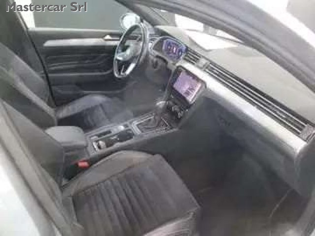 VOLKSWAGEN Passat usata, con Cruise Control