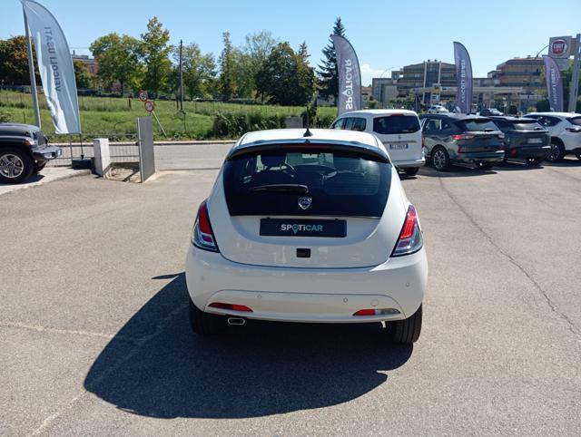 LANCIA Ypsilon usata, con Autoradio