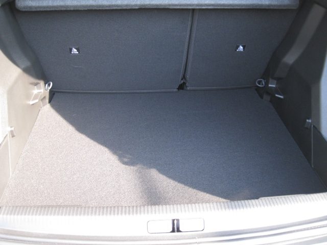 PEUGEOT 2008 usata, con Controllo automatico clima