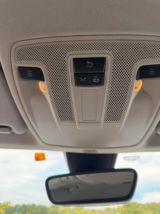 MERCEDES-BENZ GLA 200 usata, con Fari Xenon