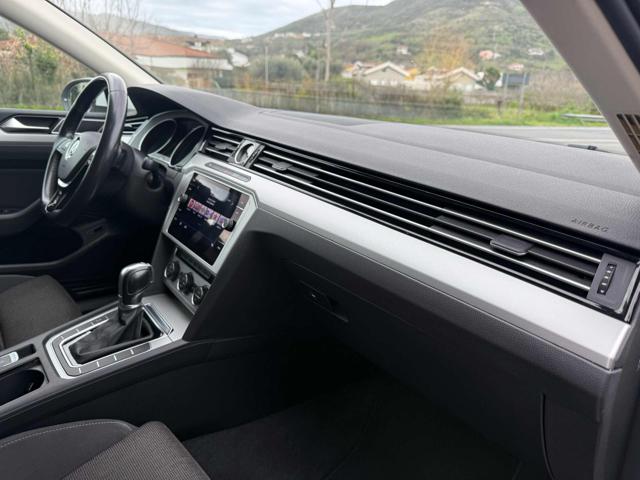 VOLKSWAGEN Passat Variant usata, con Sistema di navigazione