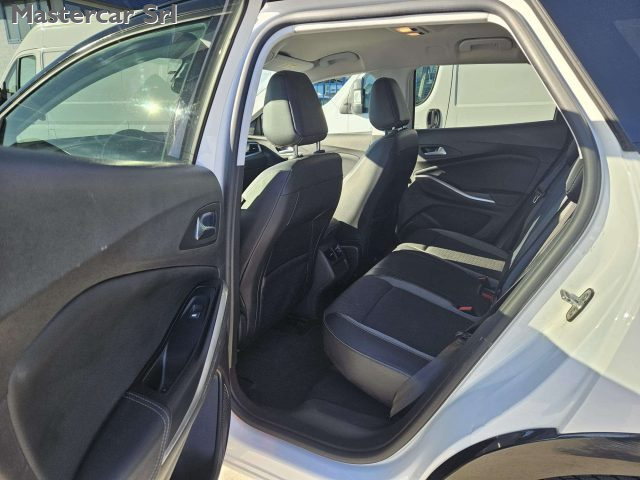 OPEL Grandland X usata, con Isofix