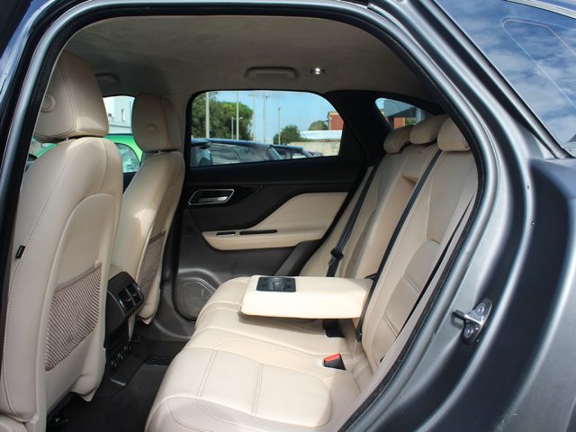 JAGUAR F-Pace usata, con Fari Xenon