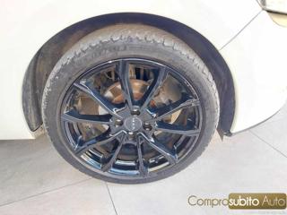 RENAULT Clio usata, con Sedile posteriore sdoppiato