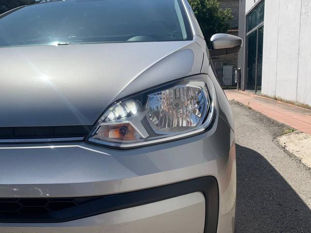 VOLKSWAGEN up! usata, con USB