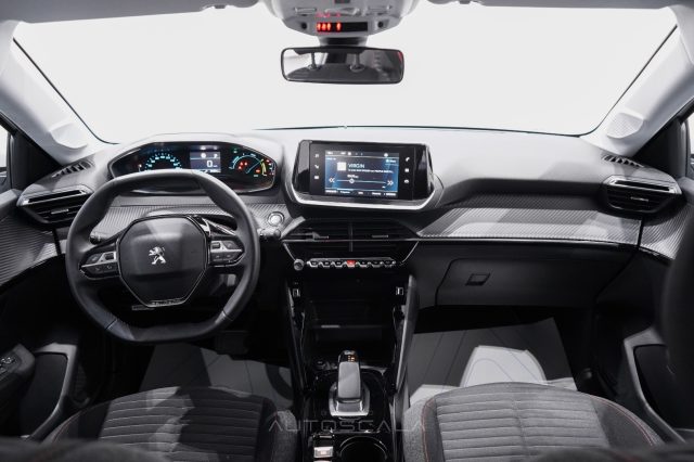 PEUGEOT 208 usata, con Luci diurne LED
